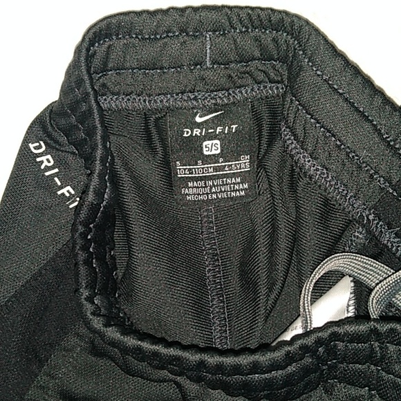 Boy's Nike Dri fit outfit size 5 - Picture 3 of 4